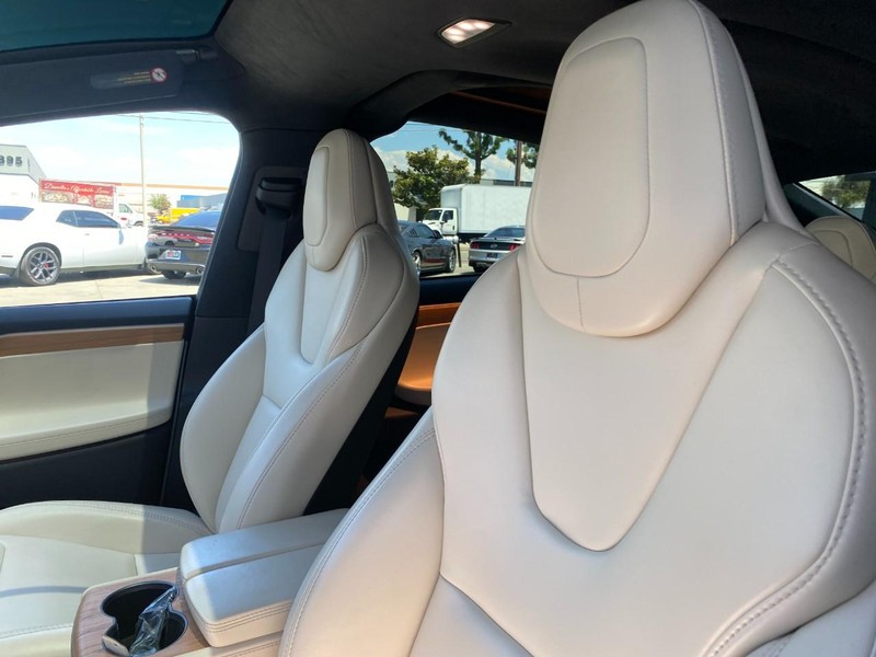 2019 Tesla Model X Long Range photo