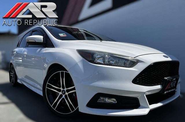 more details - ford focus hatchback
