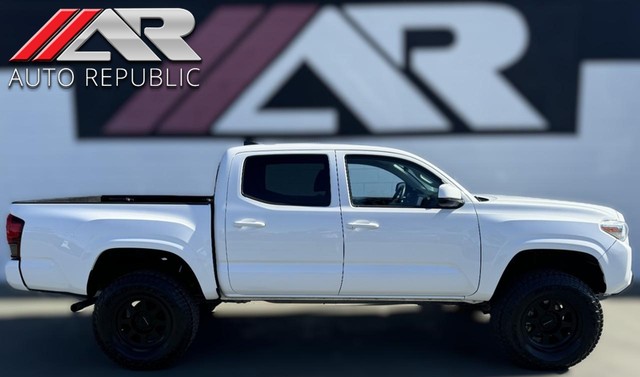 2020 Toyota Tacoma 4WD V6 SR5 Double cab at Auto Republic in Cypress CA