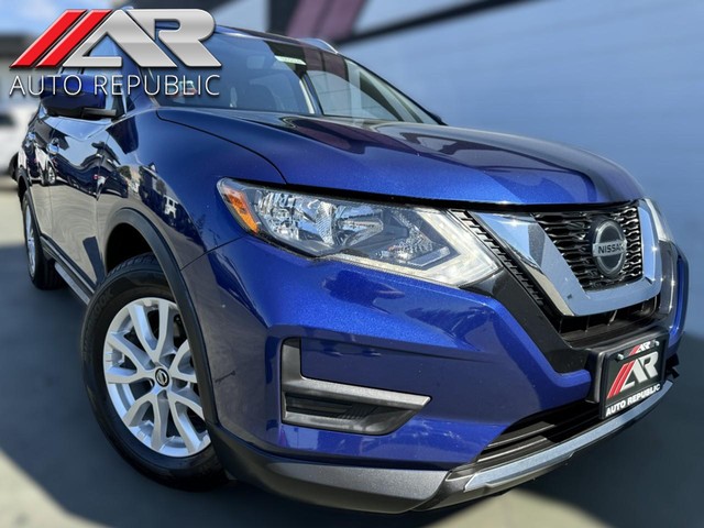 Nissan Rogue SV w/Sun & Sound Touring Package - 2018 Nissan Rogue SV w/Sun & Sound Touring Package - 2018 Nissan SV w/Sun & Sound Touring Package