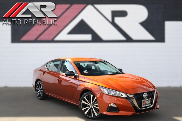 2022 Nissan Altima 2.5 SR at Auto Republic in Cypress CA