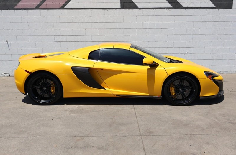 Mclaren 650S Vehicle Full-screen Gallery Image 05