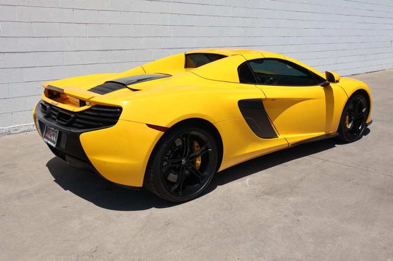 Mclaren 650S Vehicle Full-screen Gallery Image 06