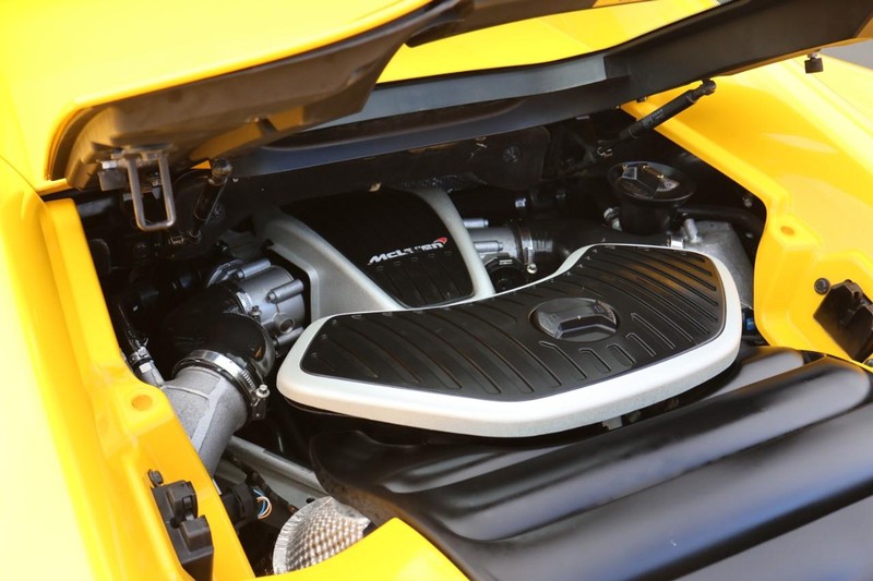 Mclaren 650S Vehicle Full-screen Gallery Image 11