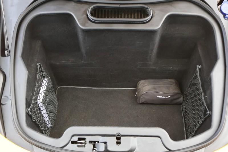 Mclaren 650S Vehicle Full-screen Gallery Image 16