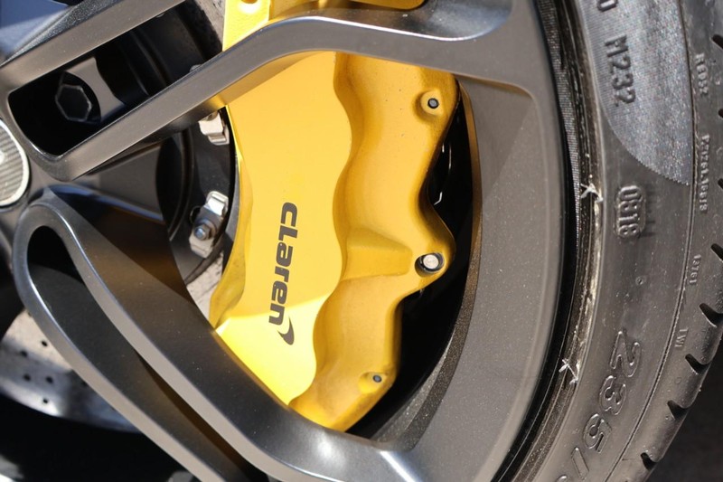 Mclaren 650S Vehicle Full-screen Gallery Image 24