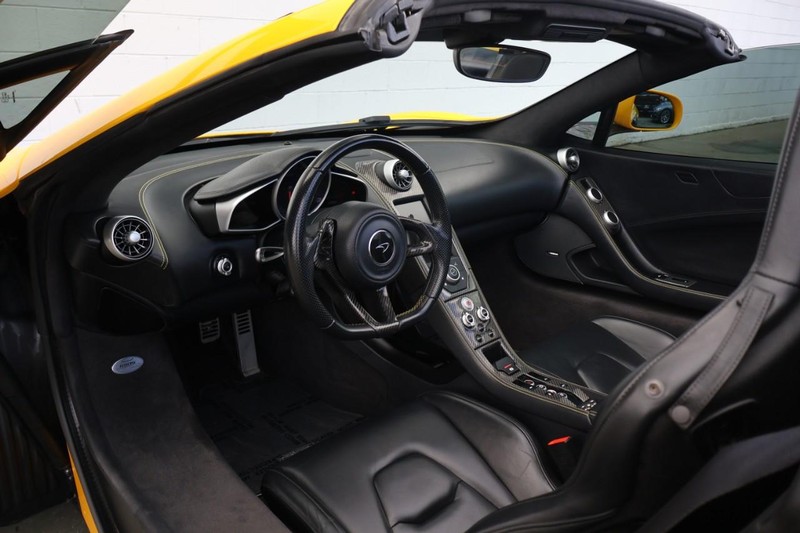 Mclaren 650S Vehicle Full-screen Gallery Image 29