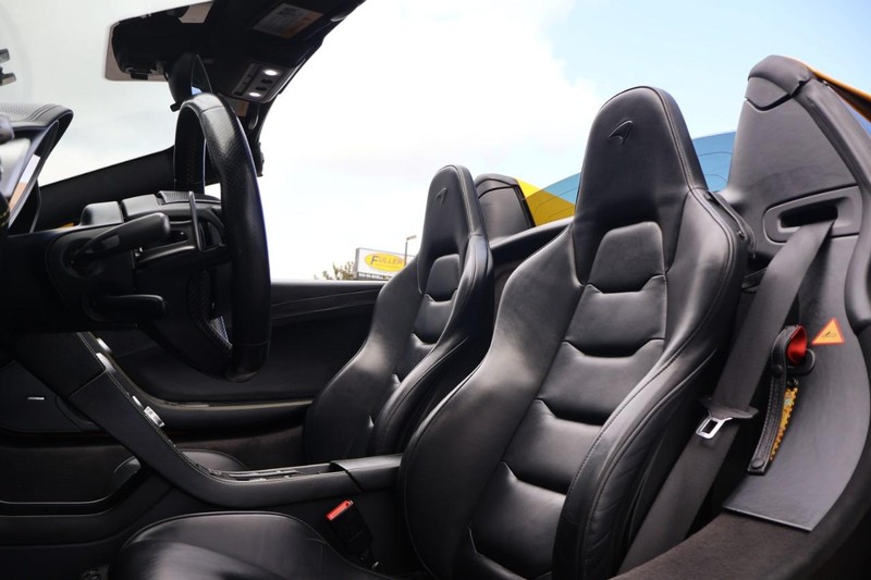 Mclaren 650S Vehicle Full-screen Gallery Image 32