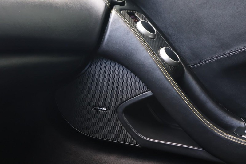 Mclaren 650S Vehicle Full-screen Gallery Image 36