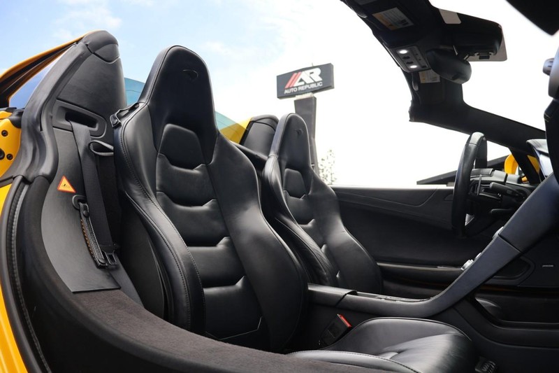 Mclaren 650S Vehicle Full-screen Gallery Image 38
