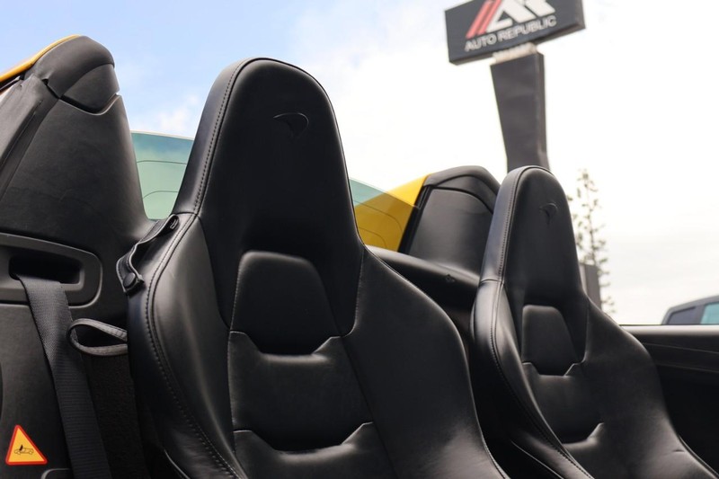 Mclaren 650S Vehicle Full-screen Gallery Image 39