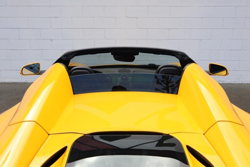 Mclaren 650S Vehicle Full-screen Gallery Image 40