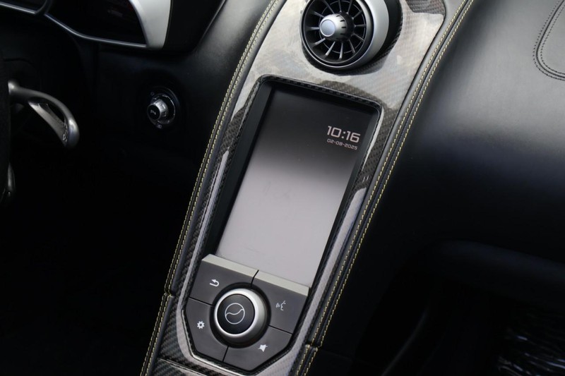 Mclaren 650S Vehicle Full-screen Gallery Image 46