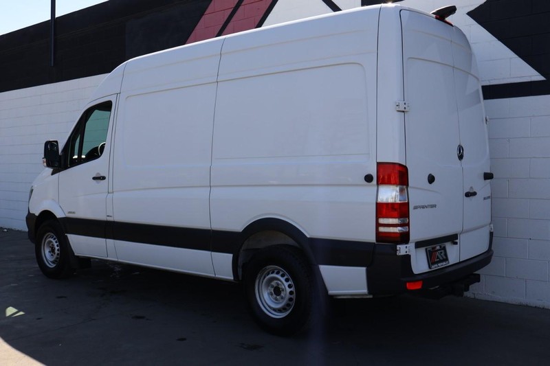 Mercedes-Benz Sprinter Cargo Vans Vehicle Full-screen Gallery Image 12