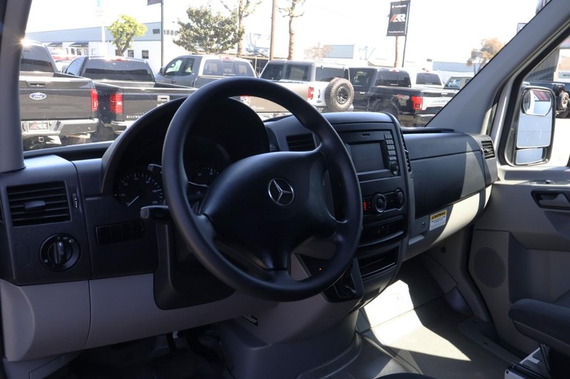 Mercedes-Benz Sprinter Cargo Vans Vehicle Full-screen Gallery Image 18