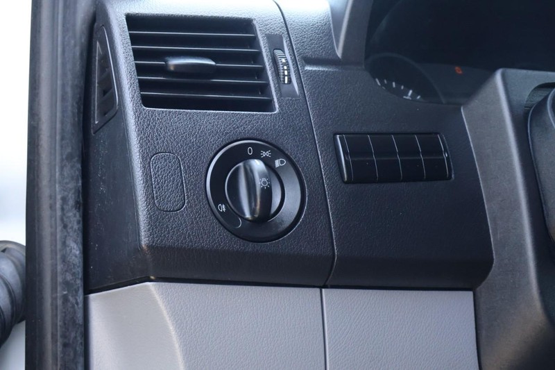 Mercedes-Benz Sprinter Cargo Vans Vehicle Full-screen Gallery Image 19