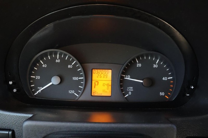 Mercedes-Benz Sprinter Cargo Vans Vehicle Full-screen Gallery Image 27