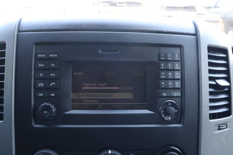 Mercedes-Benz Sprinter Cargo Vans Vehicle Full-screen Gallery Image 28