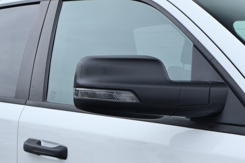 Ram 1500 Vehicle Full-screen Gallery Image 06