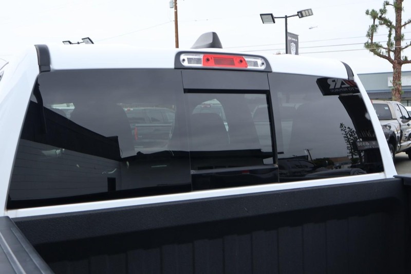 Ram 1500 Vehicle Full-screen Gallery Image 13