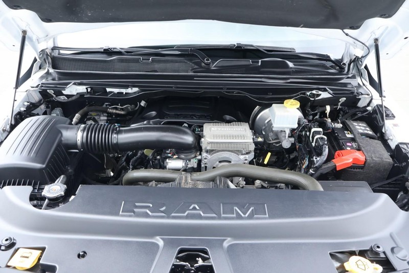 Ram 1500 Vehicle Full-screen Gallery Image 17