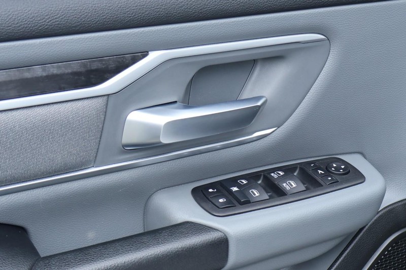 Ram 1500 Vehicle Full-screen Gallery Image 20