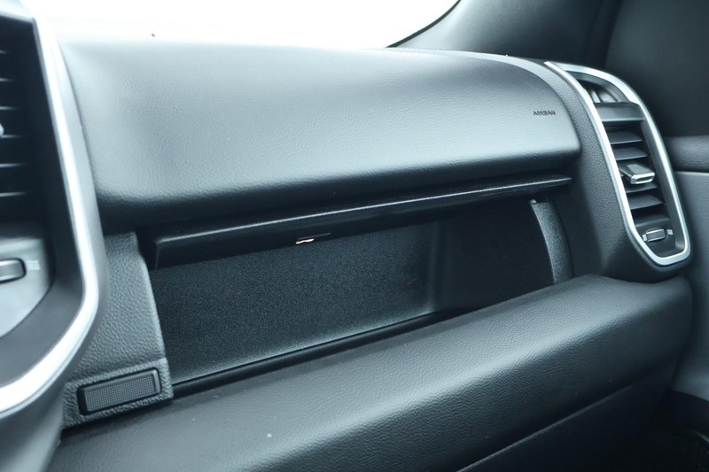 Ram 1500 Vehicle Full-screen Gallery Image 28