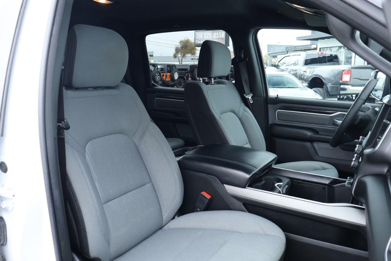 Ram 1500 Vehicle Full-screen Gallery Image 29