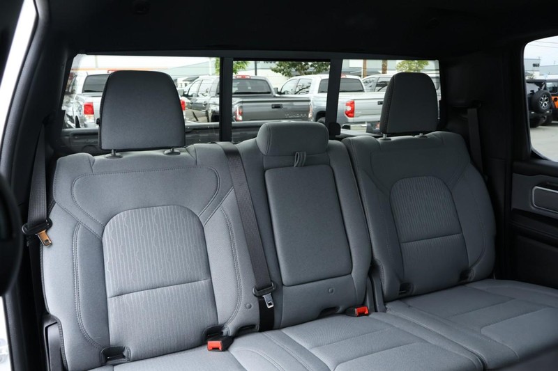 Ram 1500 Vehicle Full-screen Gallery Image 30