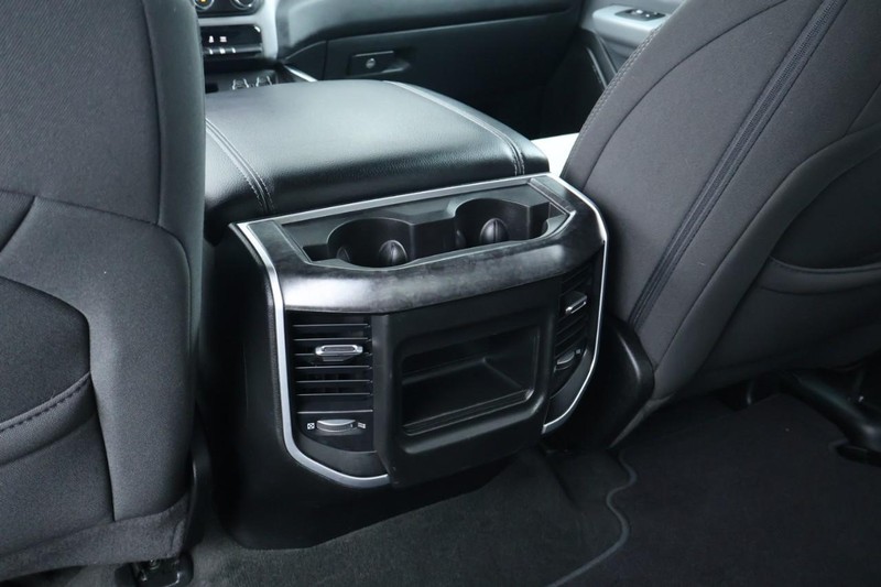 Ram 1500 Vehicle Full-screen Gallery Image 31