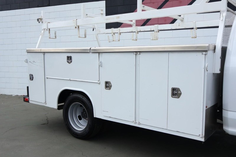 Ford Super Duty F-350 DRW Vehicle Full-screen Gallery Image 07