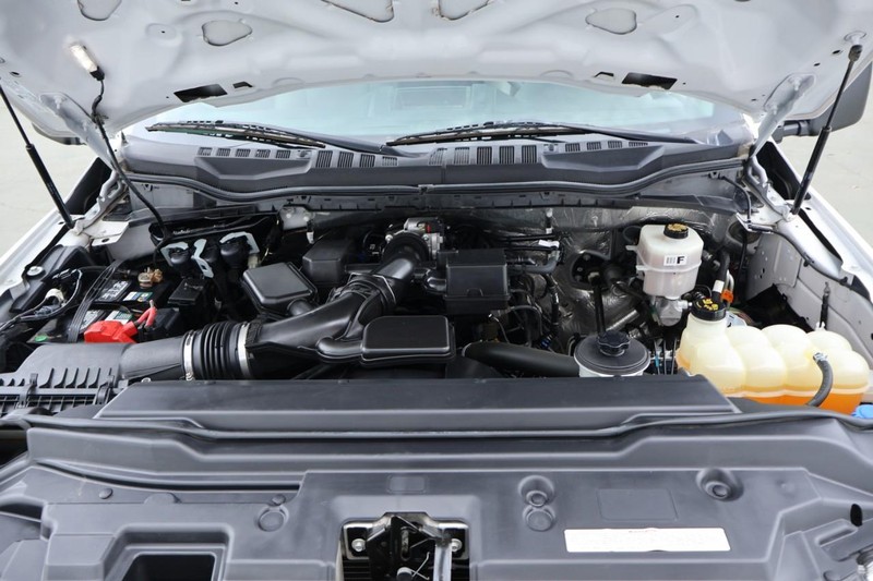 Ford Super Duty F-350 DRW Vehicle Full-screen Gallery Image 19