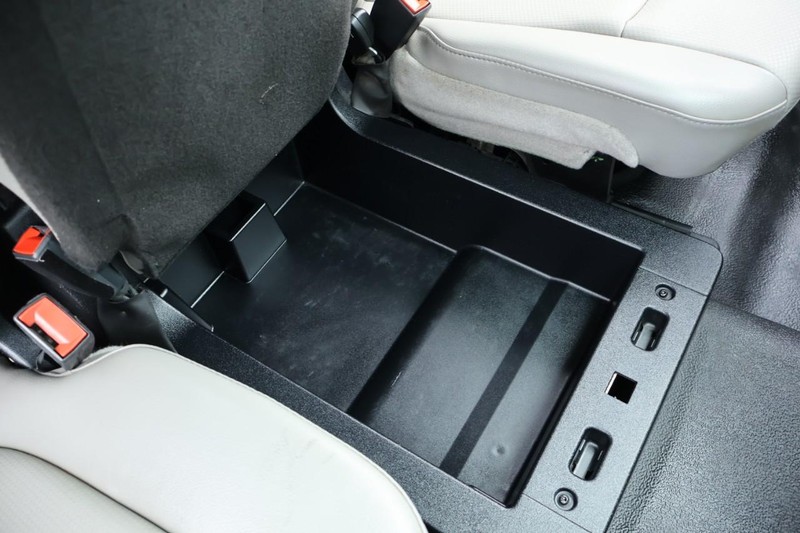 Ford Super Duty F-350 DRW Vehicle Full-screen Gallery Image 30