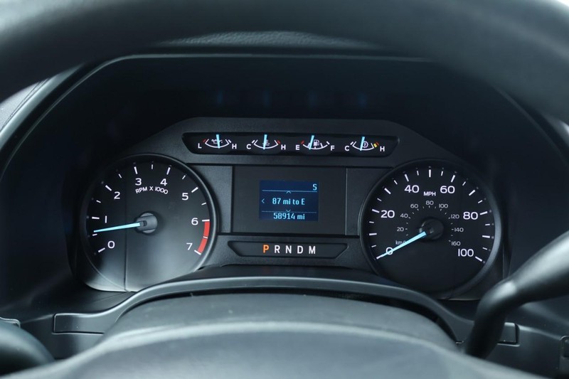 Ford Super Duty F-350 DRW Vehicle Full-screen Gallery Image 34