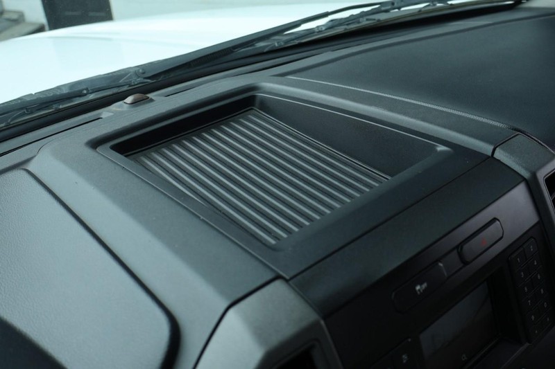 Ford Super Duty F-350 DRW Vehicle Full-screen Gallery Image 37