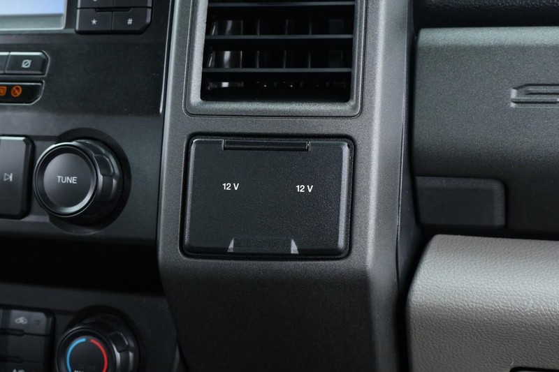 Ford Super Duty F-350 DRW Vehicle Full-screen Gallery Image 42