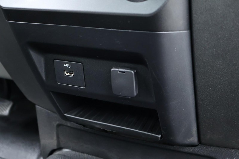 Ford Super Duty F-350 DRW Vehicle Full-screen Gallery Image 43