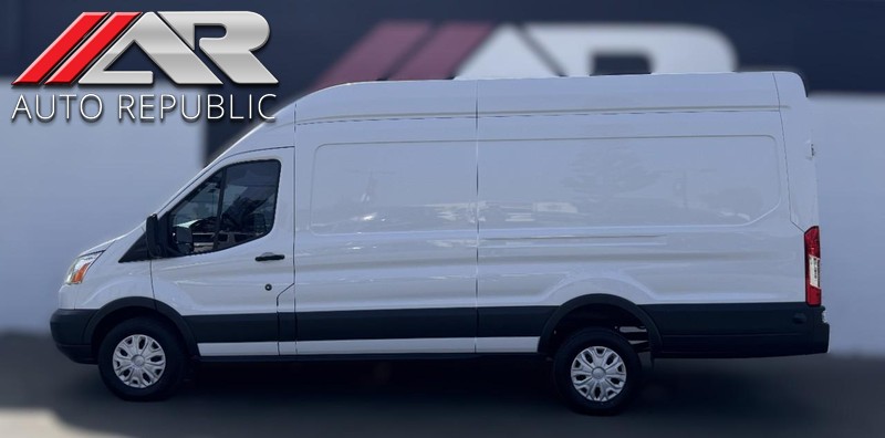 Ford Transit Cargo Van Vehicle Full-screen Gallery Image 01