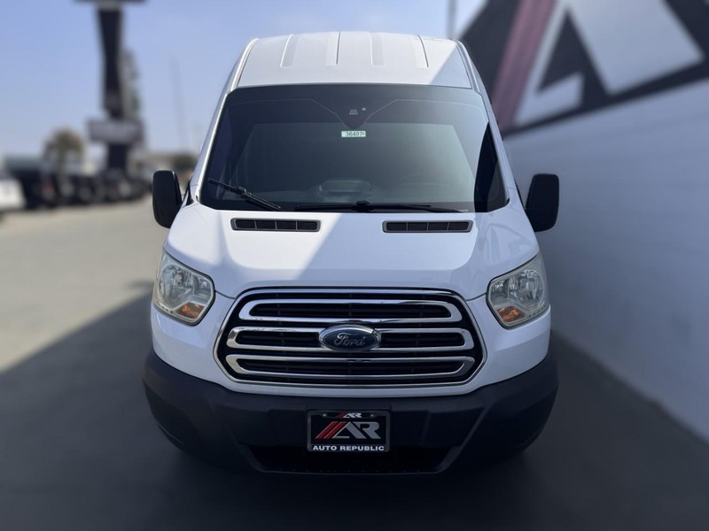 Ford Transit Cargo Van Vehicle Full-screen Gallery Image 03