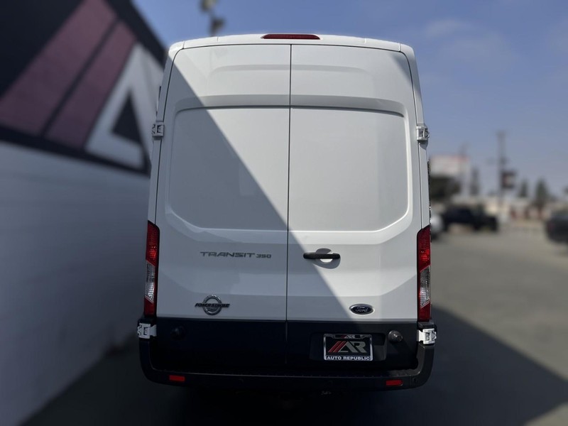 Ford Transit Cargo Van Vehicle Full-screen Gallery Image 07