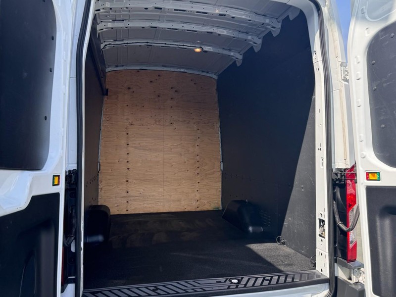 Ford Transit Cargo Van Vehicle Full-screen Gallery Image 09