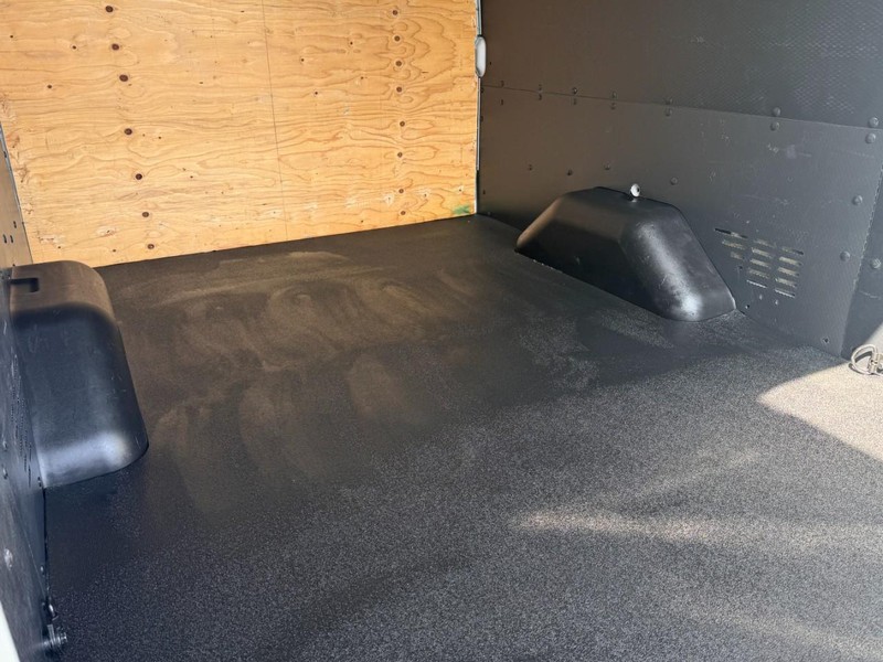 Ford Transit Cargo Van Vehicle Full-screen Gallery Image 10