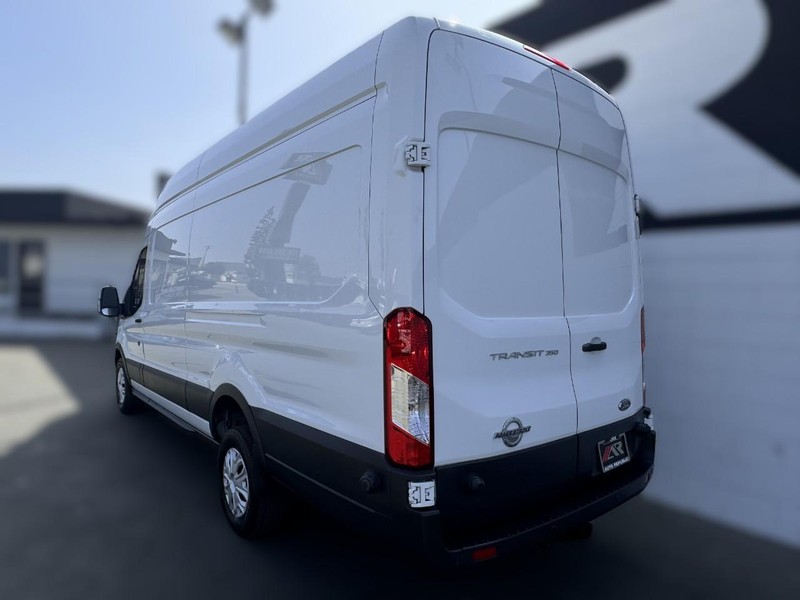 Ford Transit Cargo Van Vehicle Full-screen Gallery Image 12