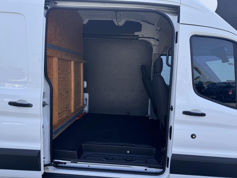 Ford Transit Cargo Van Vehicle Full-screen Gallery Image 24