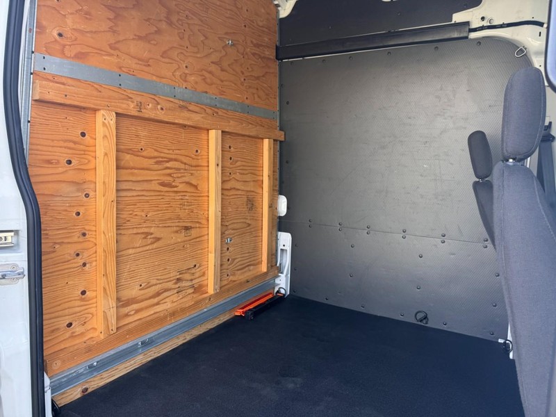 Ford Transit Cargo Van Vehicle Full-screen Gallery Image 25