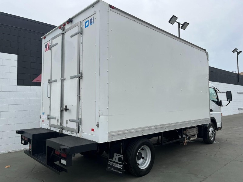 Mitsubishi FUSO FE180 Vehicle Full-screen Gallery Image 05