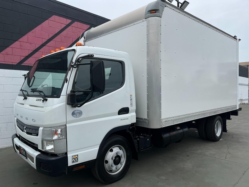Mitsubishi FUSO FE180 Vehicle Full-screen Gallery Image 11