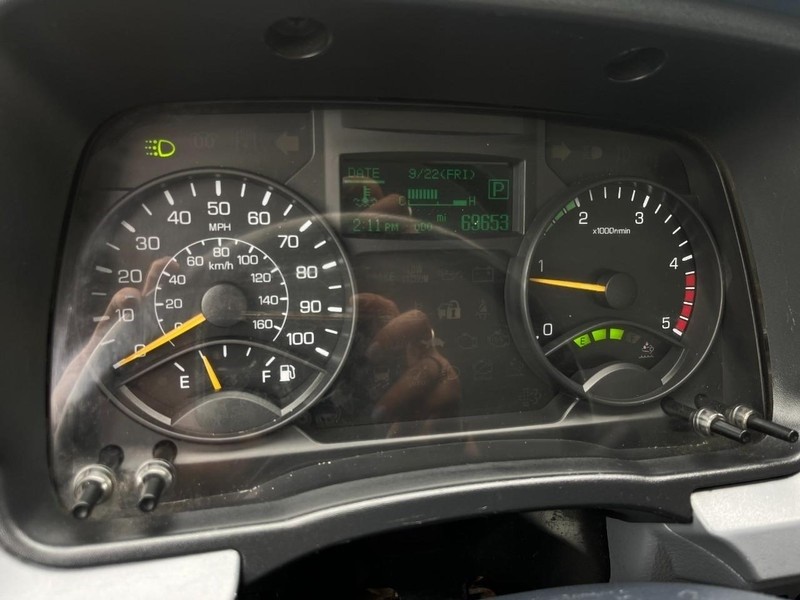 Mitsubishi FUSO FE180 Vehicle Full-screen Gallery Image 24