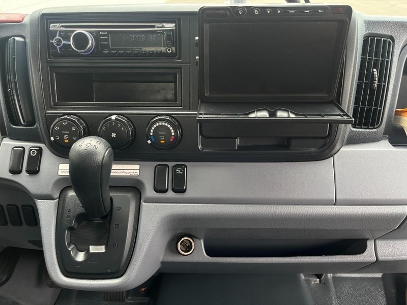 Mitsubishi FUSO FE180 Vehicle Full-screen Gallery Image 27