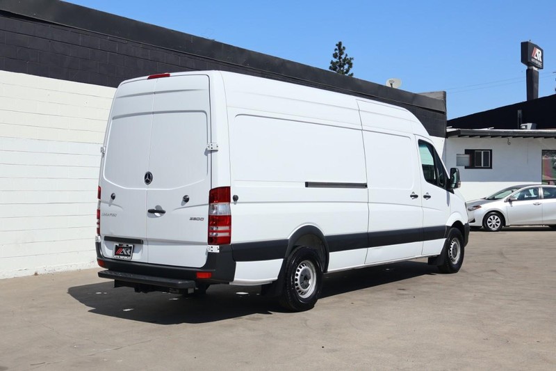 Mercedes-Benz Sprinter Cargo Van Vehicle Full-screen Gallery Image 05